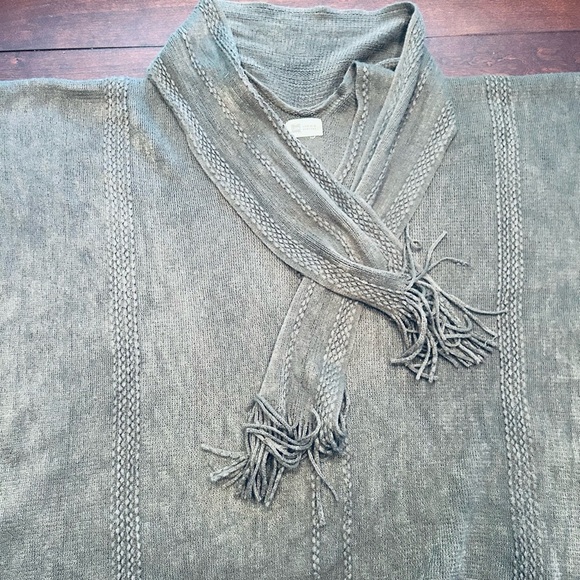 Elegant Olive Women's Poncho Sweater - Picture 4 of 4